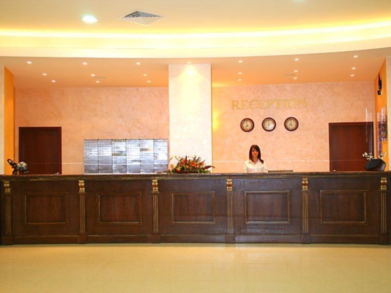 Hotel Central Golden Sands Exterior photo